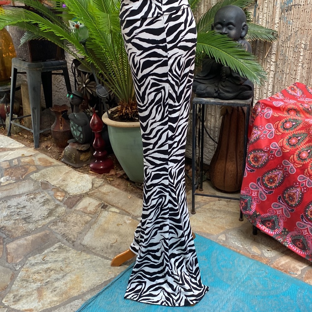 ▪️▪️ZEBRA STYLE STRETCH FLARE YOGA PANTS▪️▪️